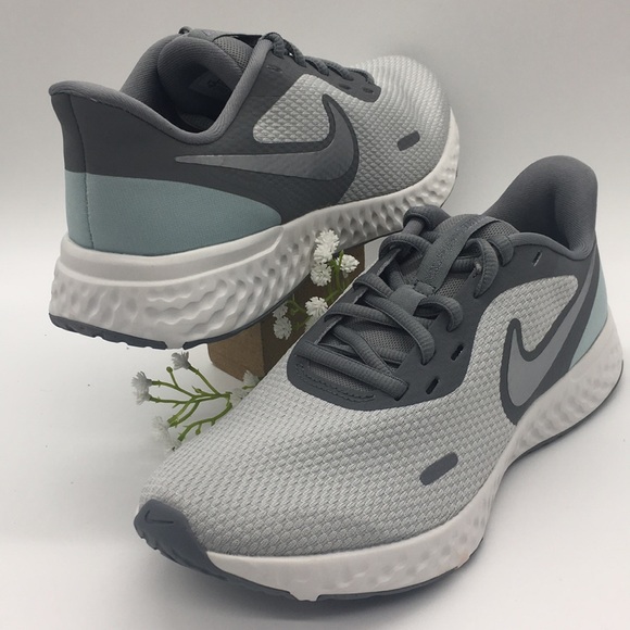 wmns revolution 5 nike